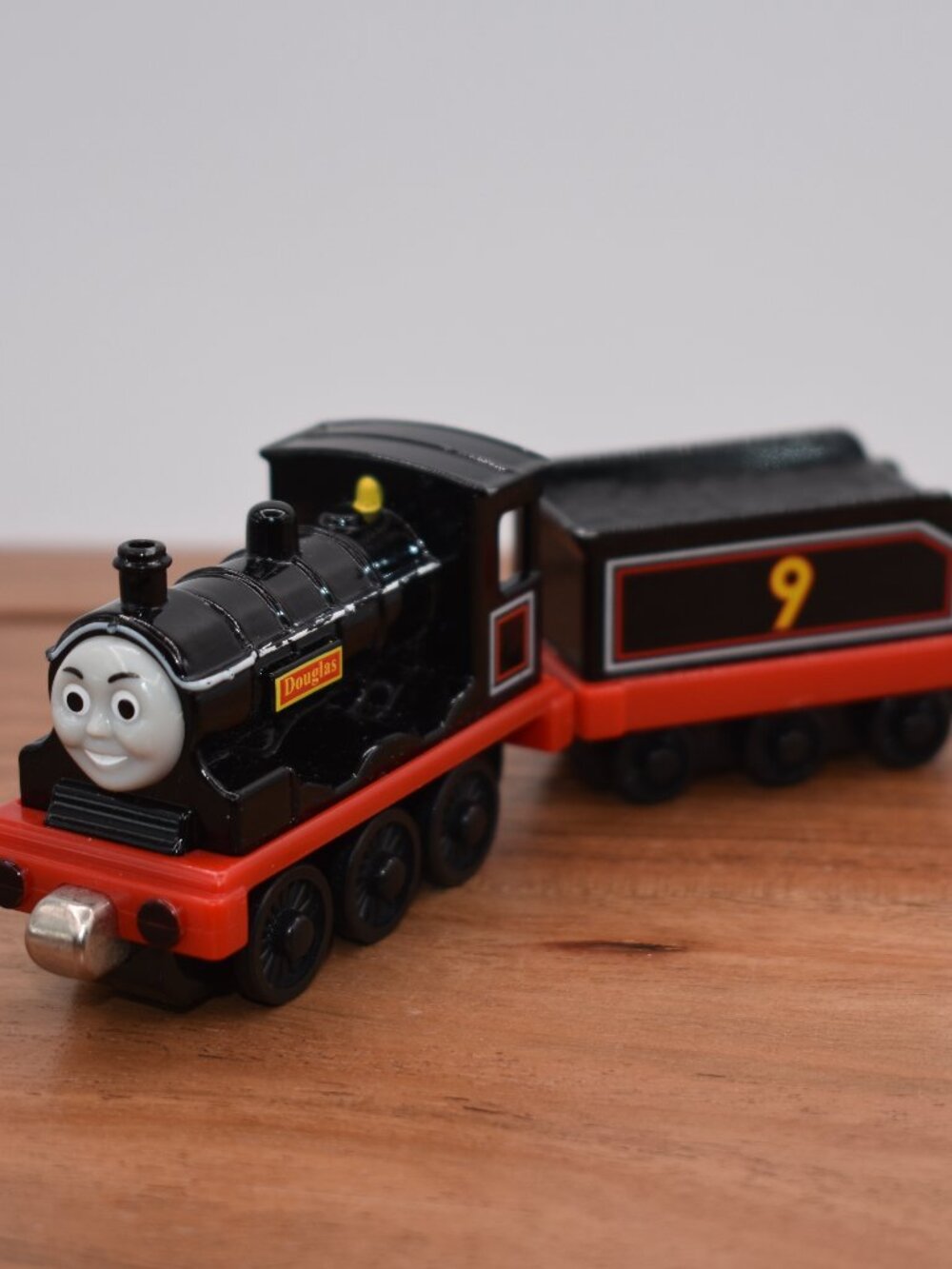 Donald 9 and Tender Thomas the Train Diecast Metal Tank Engine Friends 2002 VTG